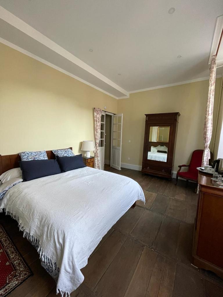 Bed and Breakfast Jardin Des Remparts Orthez Exterior foto