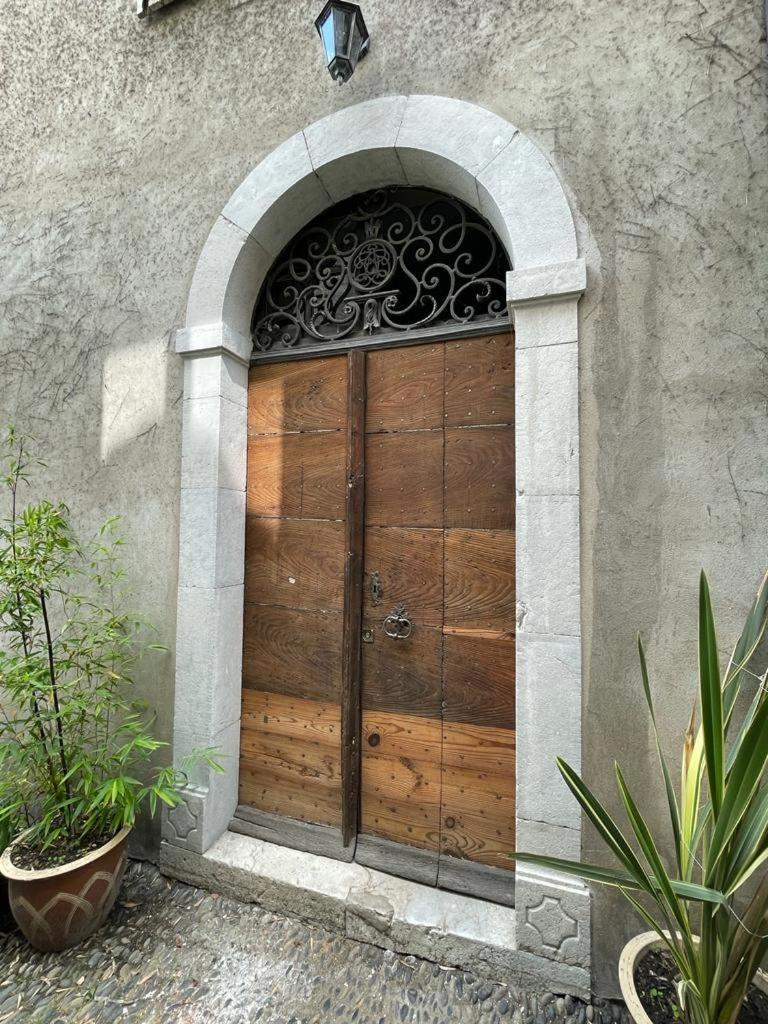 Bed and Breakfast Jardin Des Remparts Orthez Exterior foto