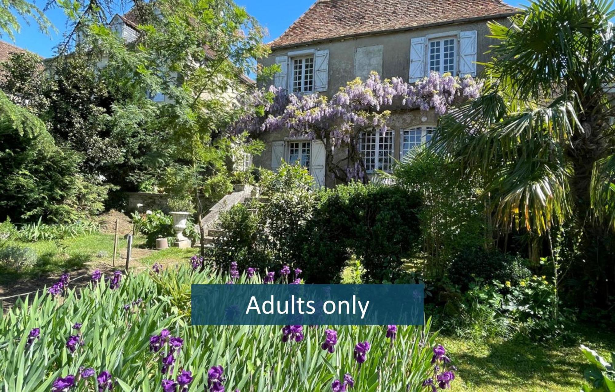 Bed and Breakfast Jardin Des Remparts Orthez Exterior foto